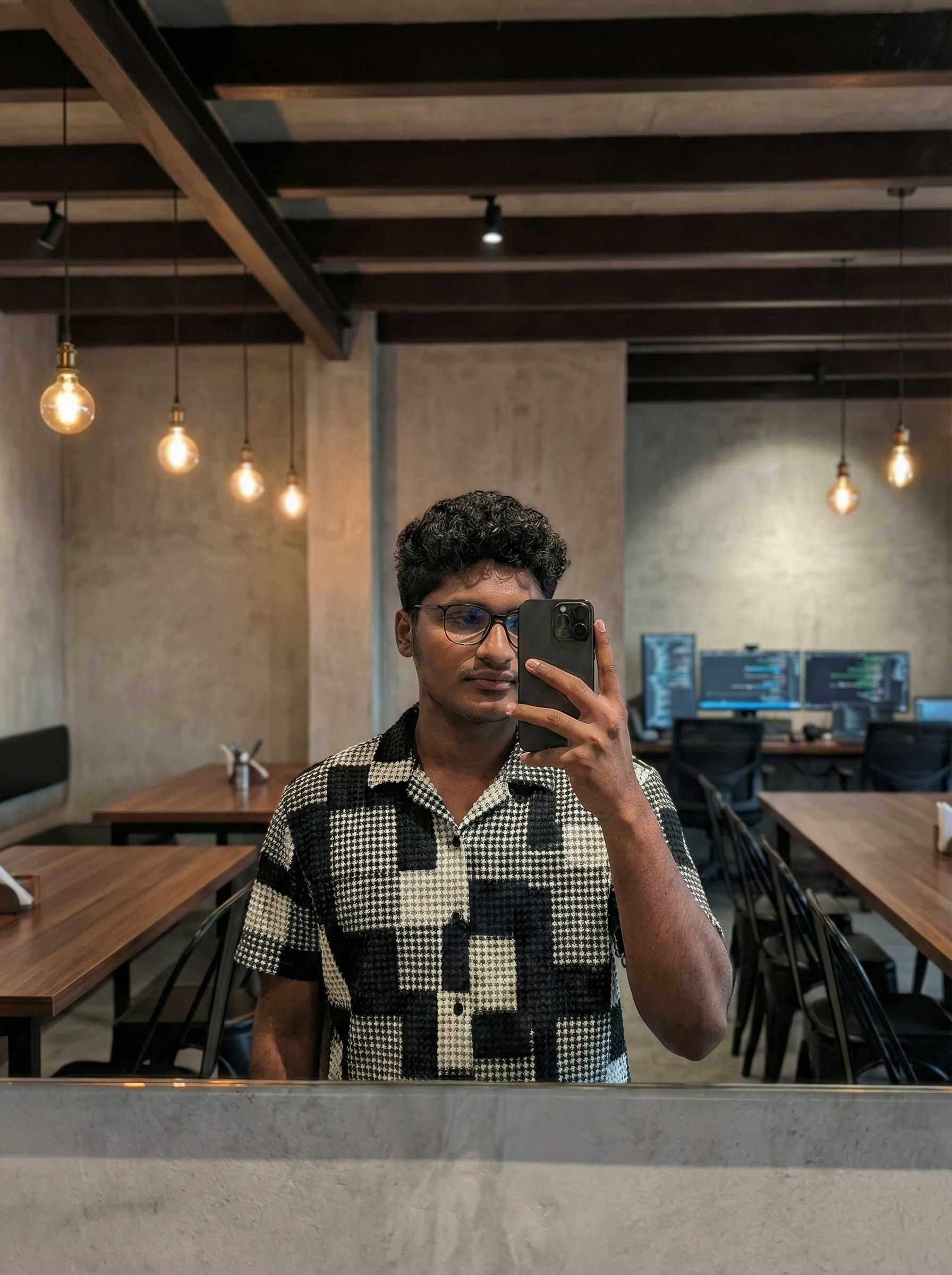 Benushika Ishara portrait - full stack developer and creative technologist